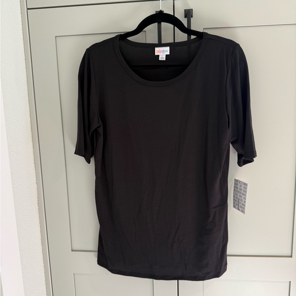 LuLaRoe Tops - LuLaRoe Gigi (Black Short Sleeve Top)